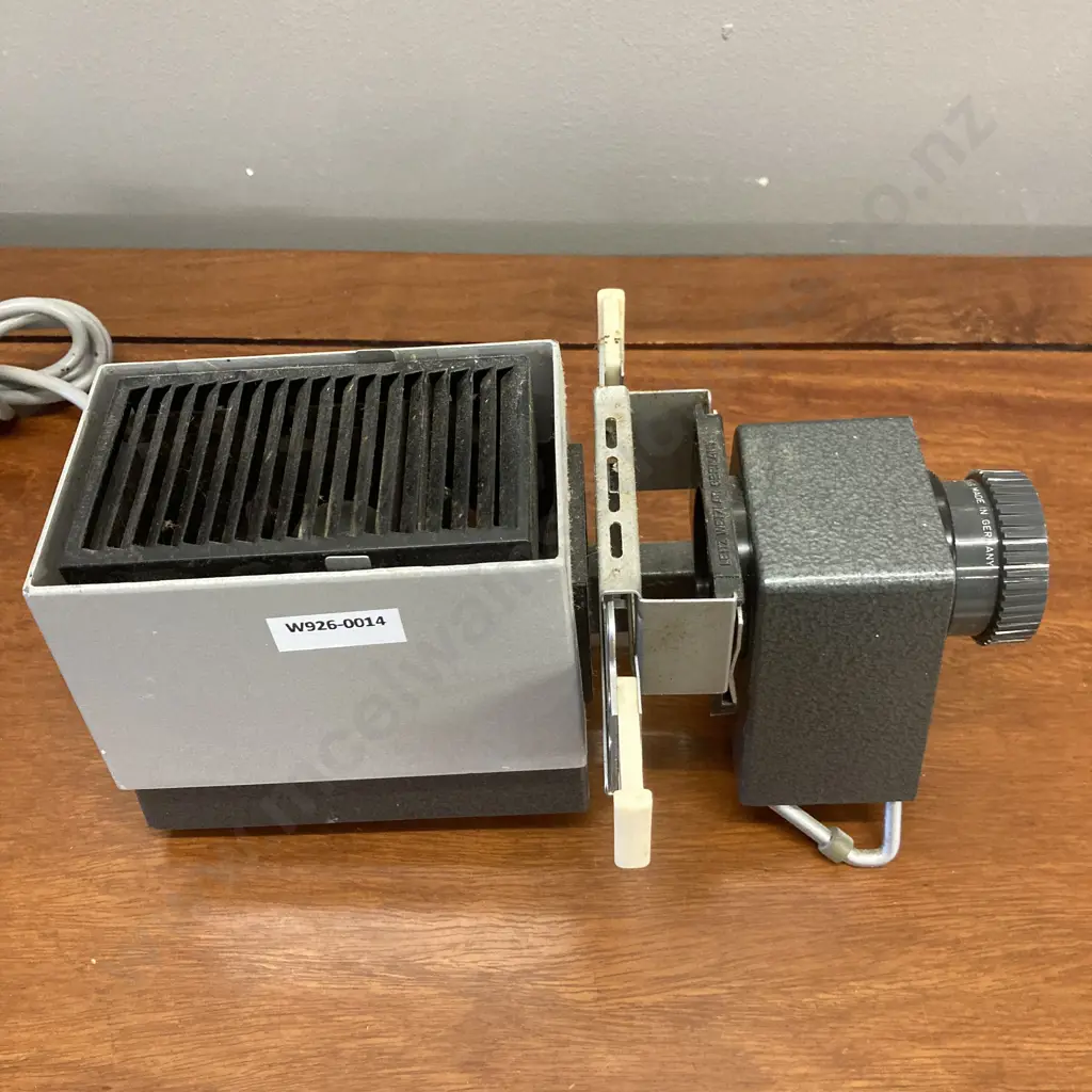Original Vintage Leitz Wetzlar Pradix Slide Projector.  Leitz Wetzlar Film Roll Film & Film Image 1++